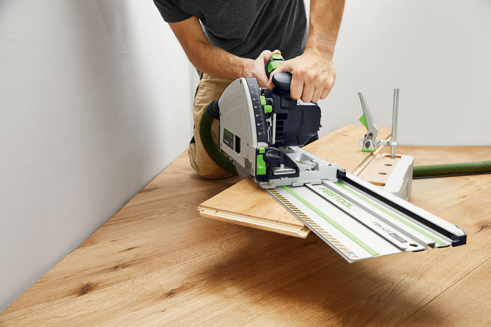 [Image of Przycinanie na nowo z prowadnicą FSK i zagłębiarką Festool TS 60 KEBQ-Plus]