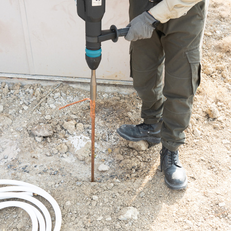 Makita Wbijak Dłuto do uziomów SDS-MAX 