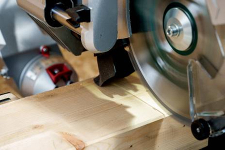 Pilarka Ukośnica Metabo KGSV 254 MC