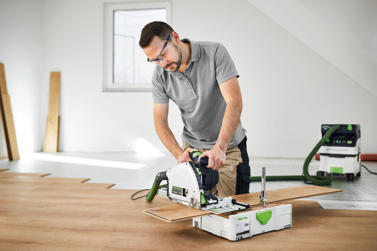 [Image of Precyzyjna praca w systemie Festool z zagłębiarką TS 60 KEBQ-Plus]