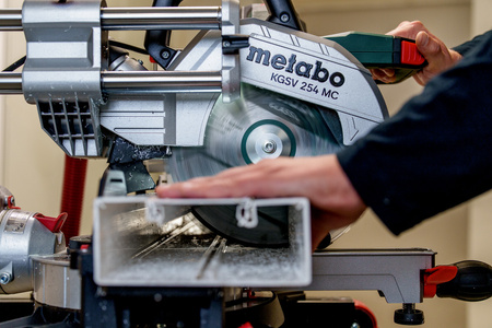 Pilarka Ukośnica Metabo KGSV 254 MC