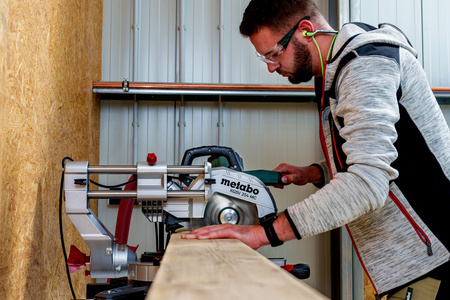 Pilarka Ukośnica Metabo KGSV 254 MC